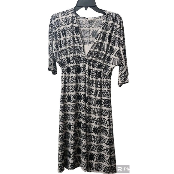 3th & Love Black White Geometric Print‎ Midi Dress V Neck Casual L - Picture 1 of 5